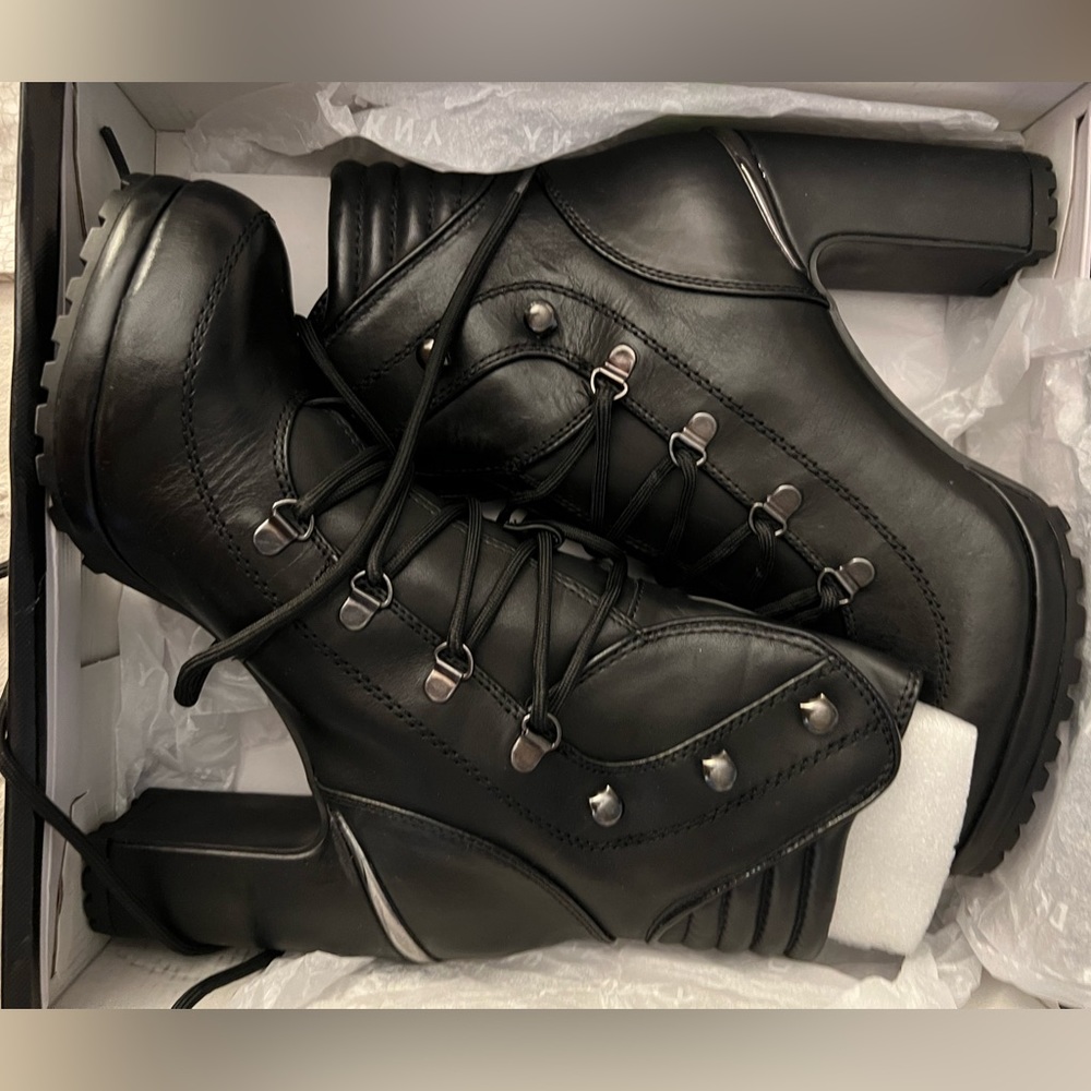 NEW BLACK DKNY Lace Up Ankle Bootie  SZ:10 (41).  Smooth Calf black leather.